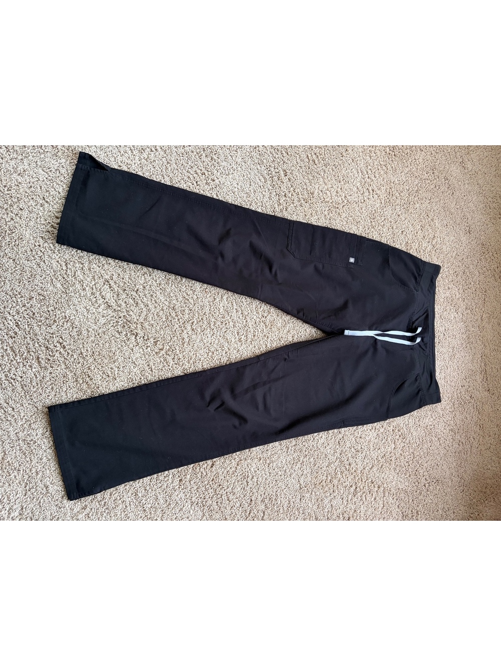 FIGS Black Kade Cargo Scrub Pants Yoga Waistband Straight Leg medium